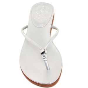 🦋NIB Vince Camuto Elley Flip Flops Size 8🦋